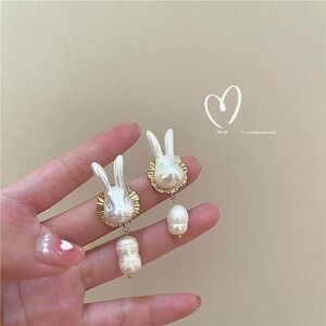 Rabbit Pearl Earrings – Alice in Wonderland‎ Inspired – Natural Baroque Pearls